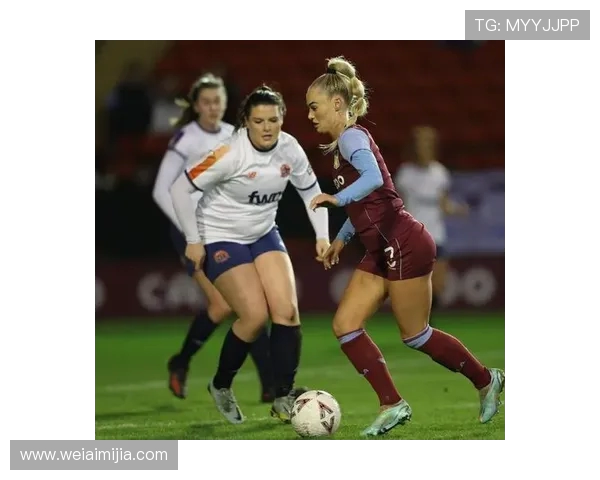 尤文女足艾丽莎 - 莱曼晒比基尼照:阳光沙滩尽显冠军风采 尤文女足艾丽莎 - 莱曼晒比基尼照:阳光沙滩尽显冠军风采