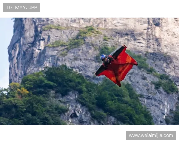 张树鹏 2025 天门山冲击翼装飞行世锦赛冠军 剑指亚洲首冠与双料传奇(2) 张树鹏 2025 天门山冲击翼装飞行世锦赛冠军 剑指亚洲首冠与双料传奇(2)