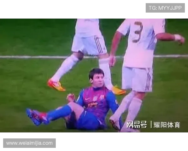 梅西暴怒挥拳维蒂尼亚!世俱杯冲突引爆足坛争议,赛后拥抱上演戏剧性反转 梅西暴怒挥拳维蒂尼亚!世俱杯冲突引爆足坛争议,赛后拥抱上演戏剧性反转